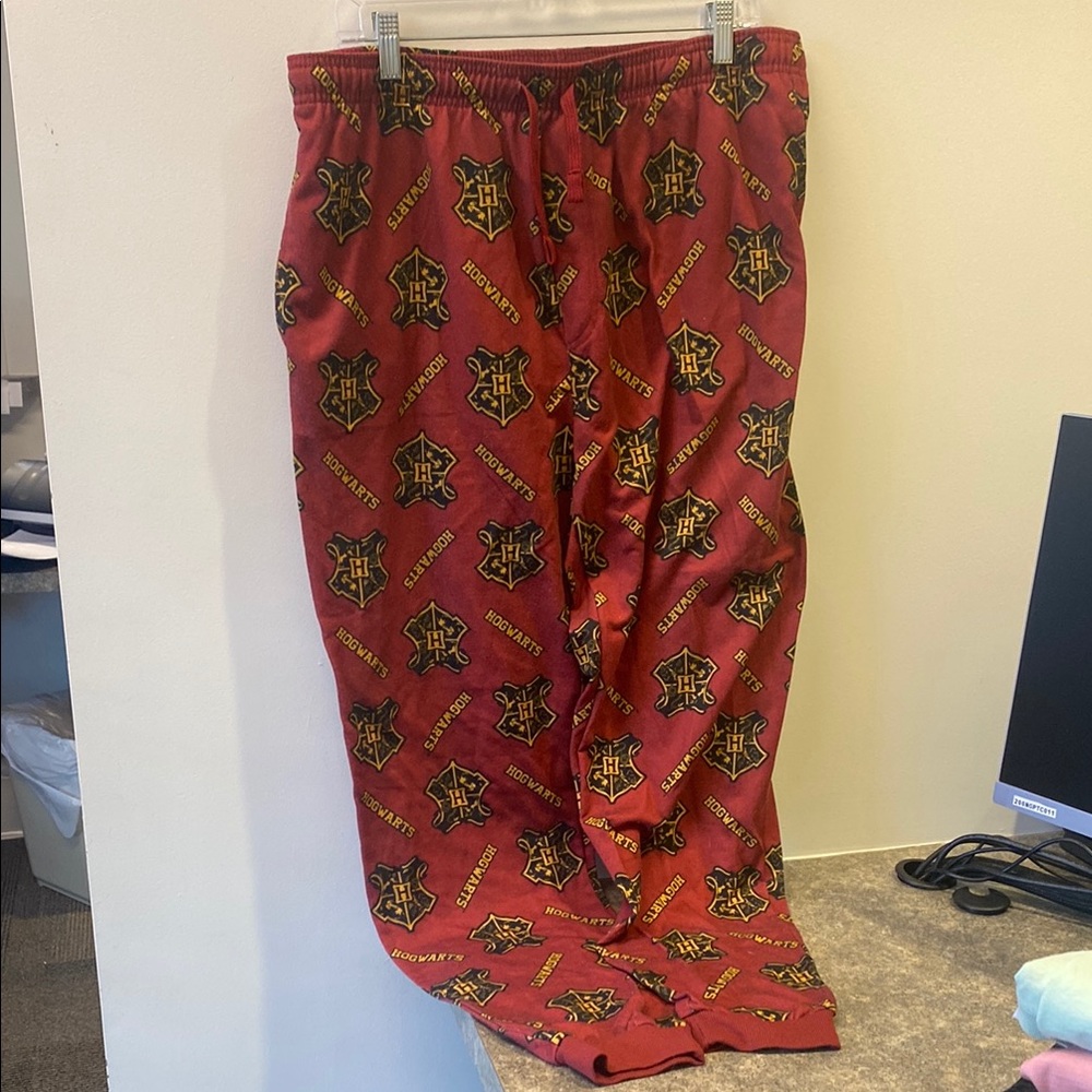 Red Hogwarts Print Men's Lounge Joggers